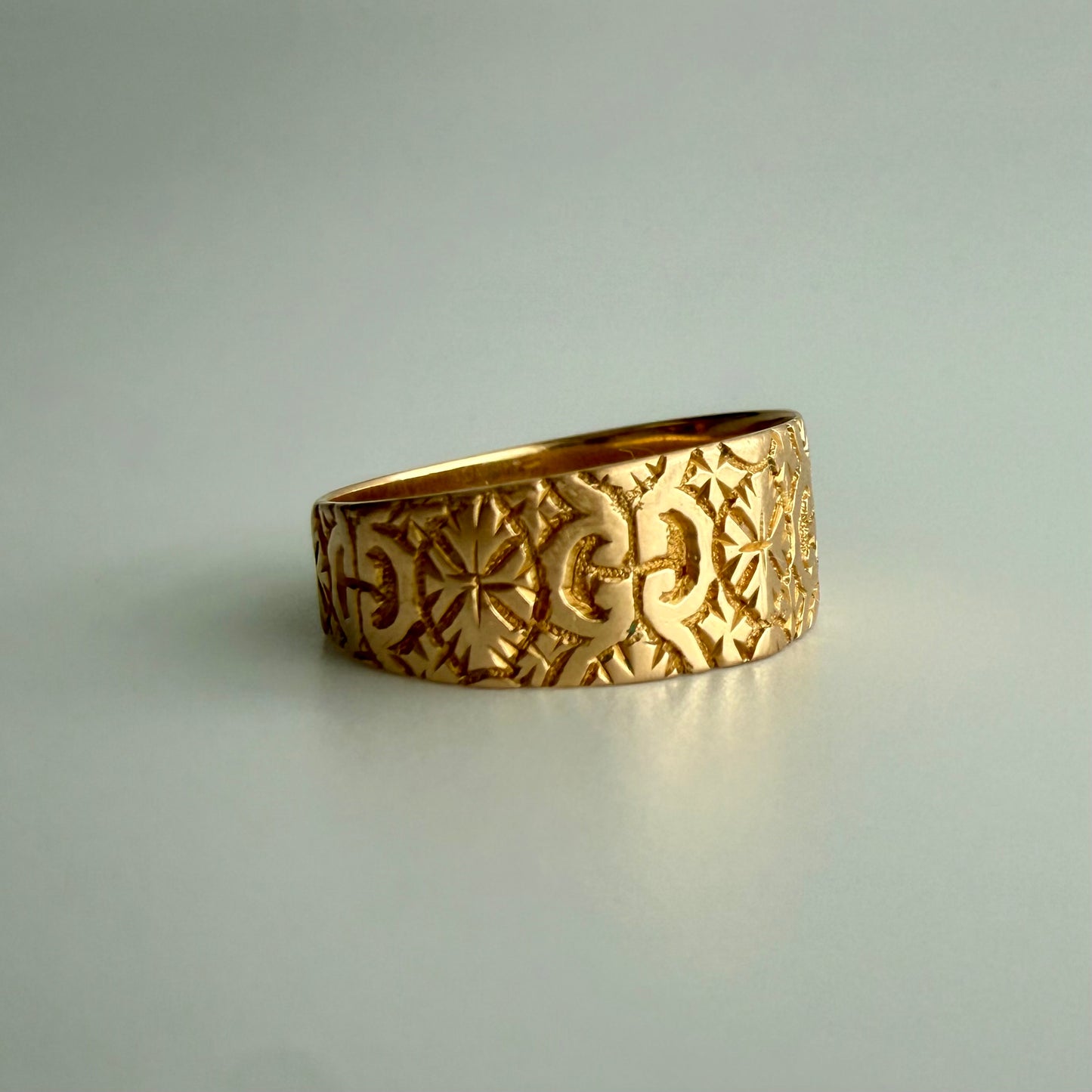 Antique 18k Engraved Wedding Band | Birmingham 1916