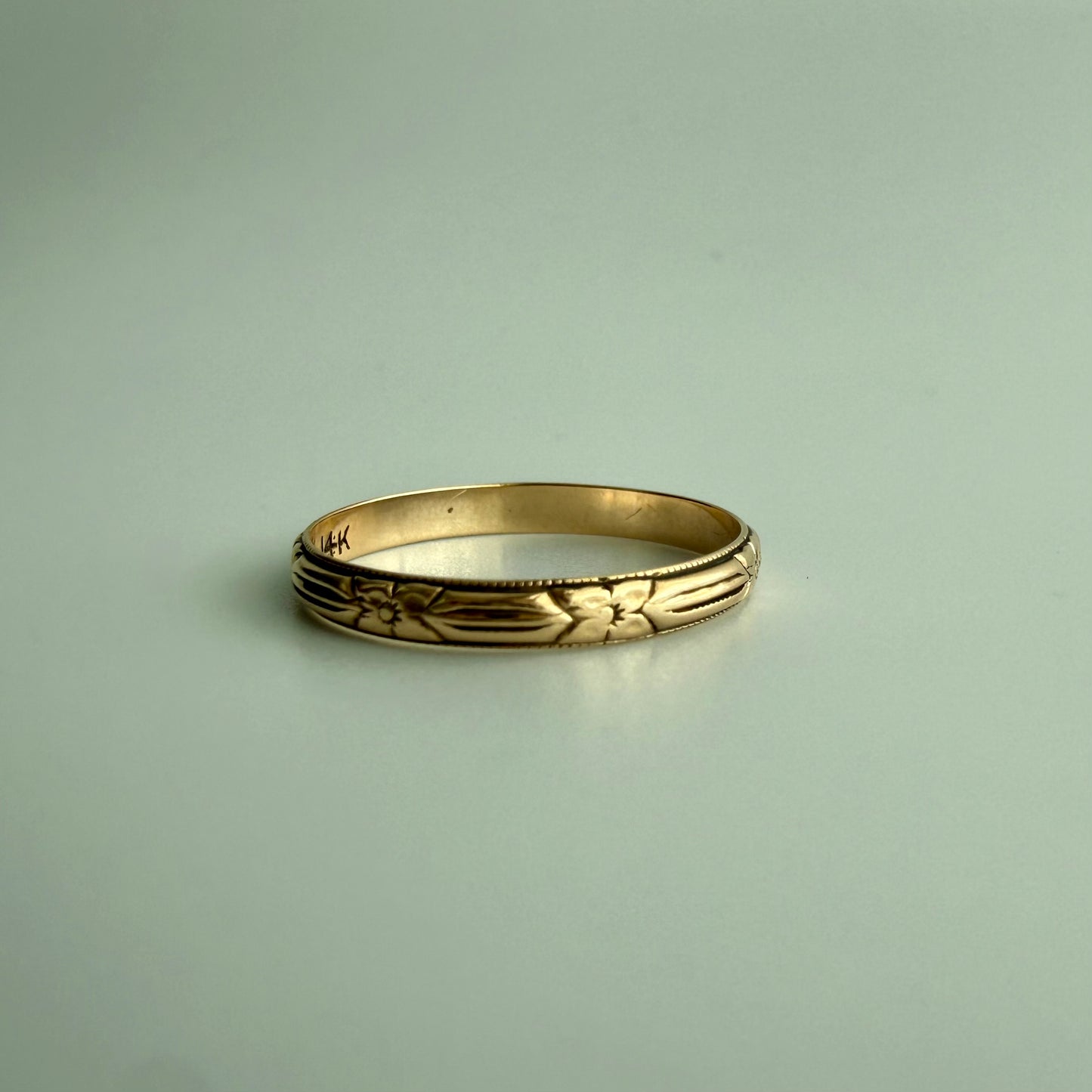 Vintage 14k Gold Floral Engraved Band