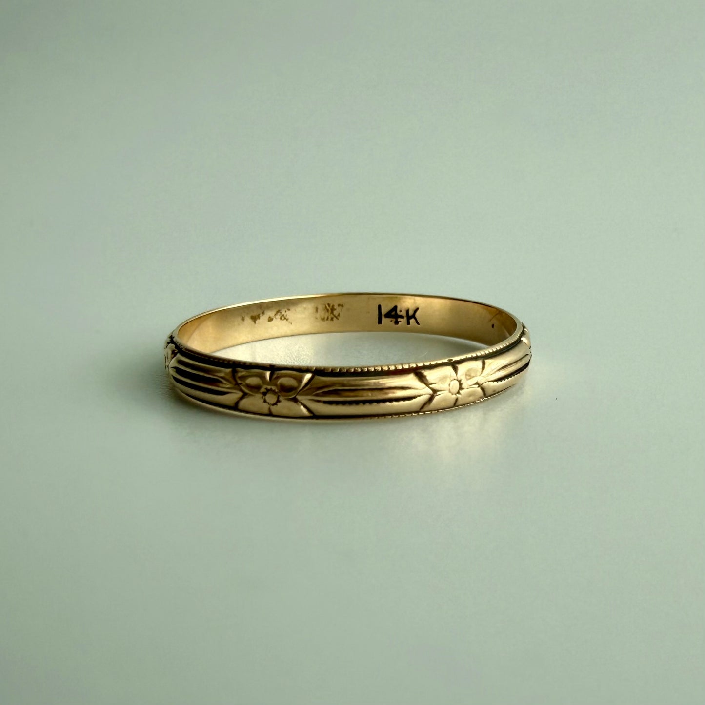 Vintage 14k Gold Floral Engraved Band