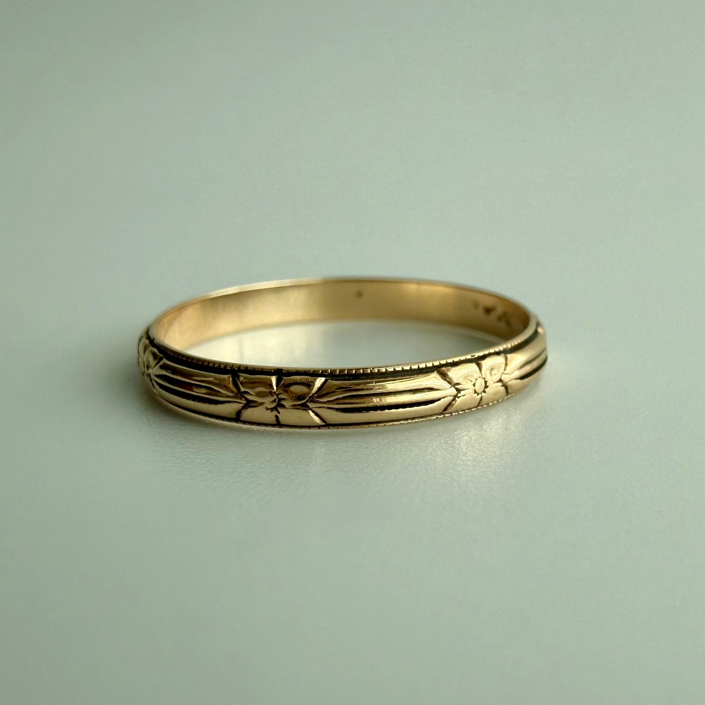 Vintage 14k Gold Floral Engraved Band