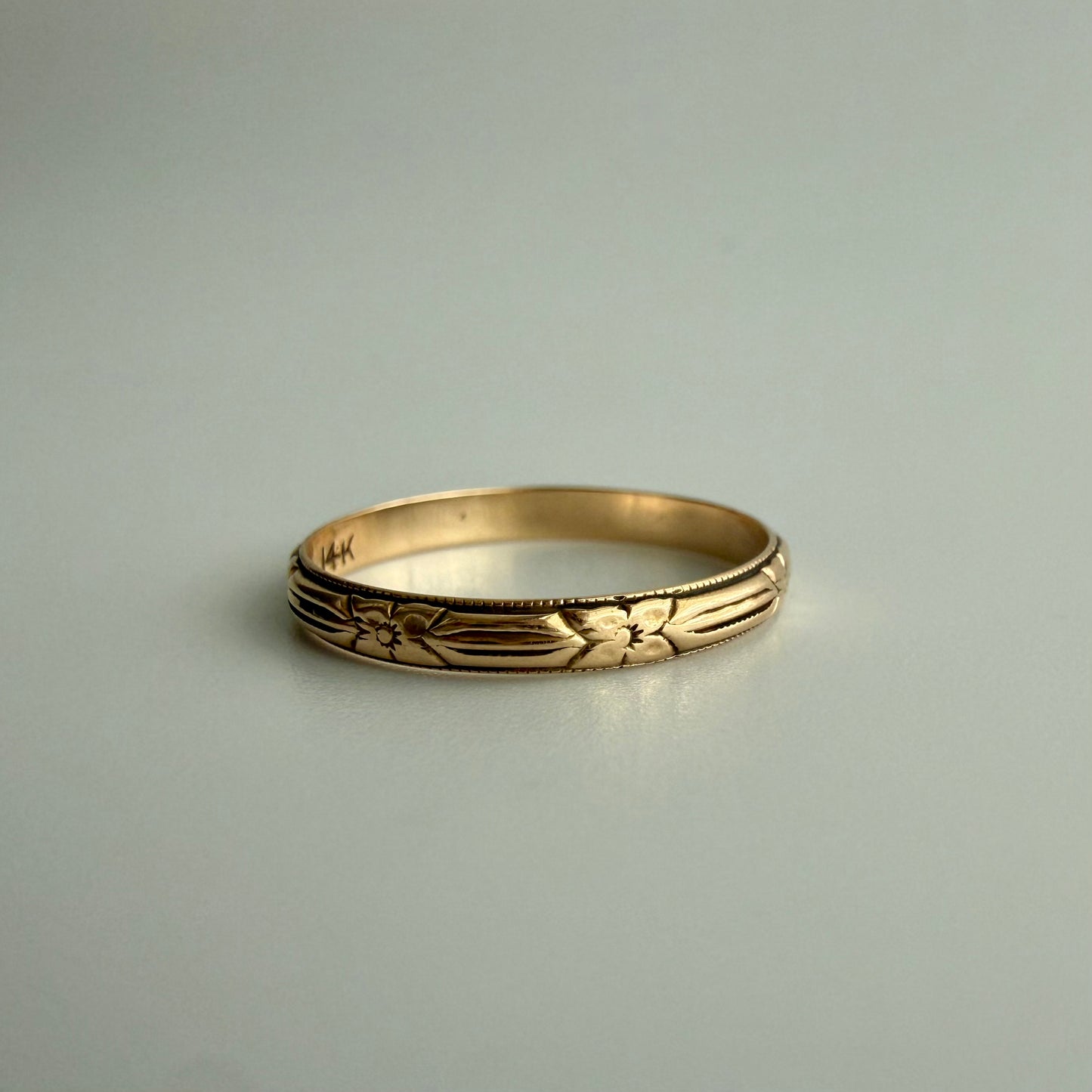 Vintage 14k Gold Floral Engraved Band