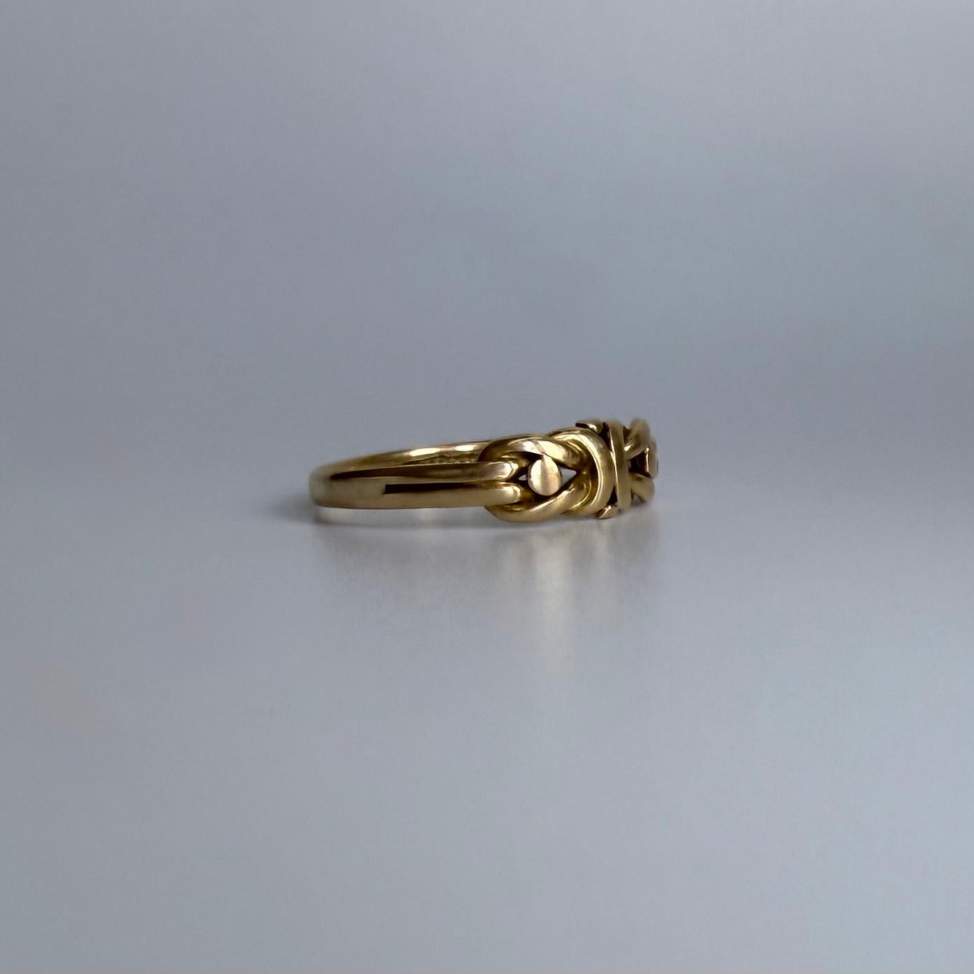 Antique 18 Karat Yellow Gold Knot Ring