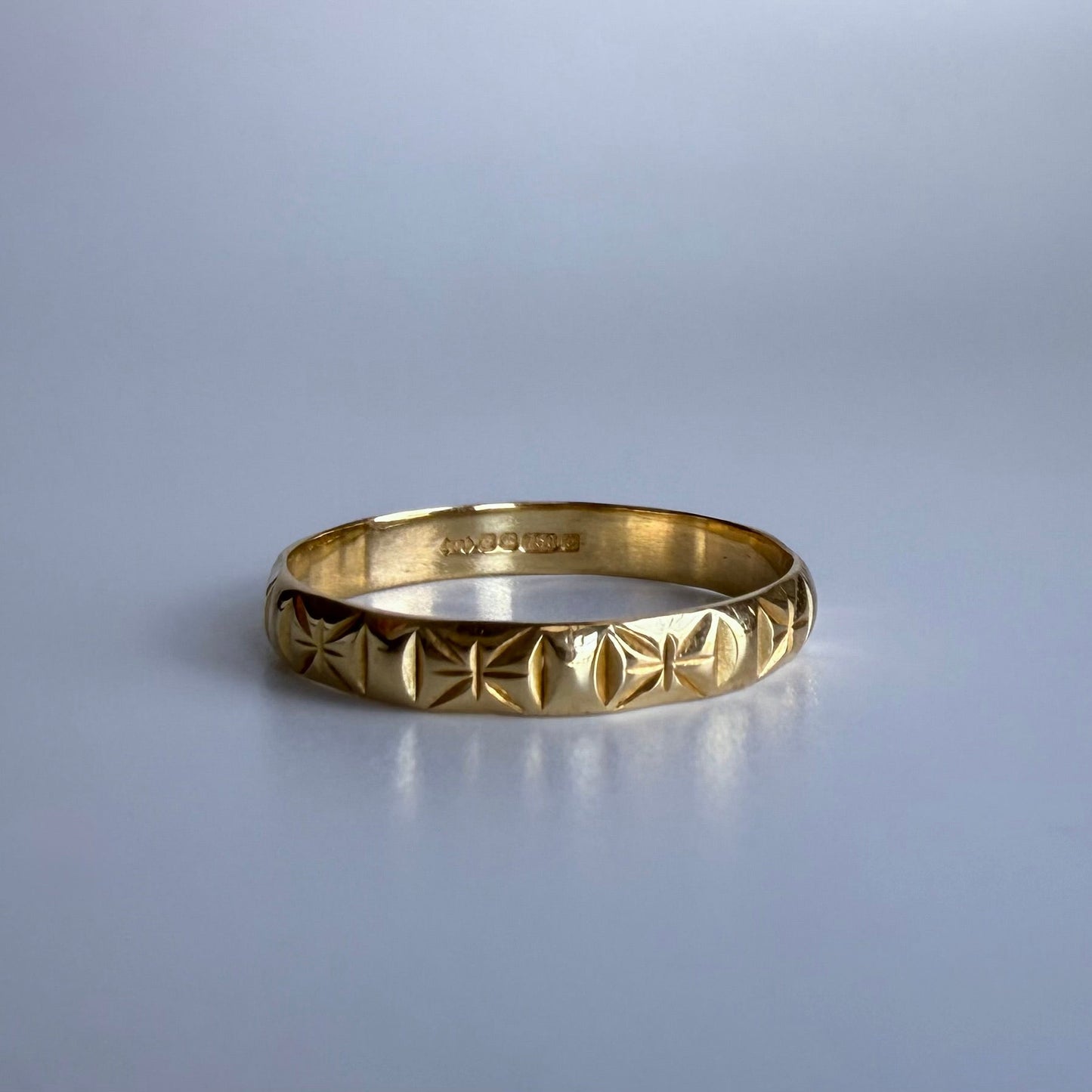 Vintage 18K Gold Fully Hallmarked British Band