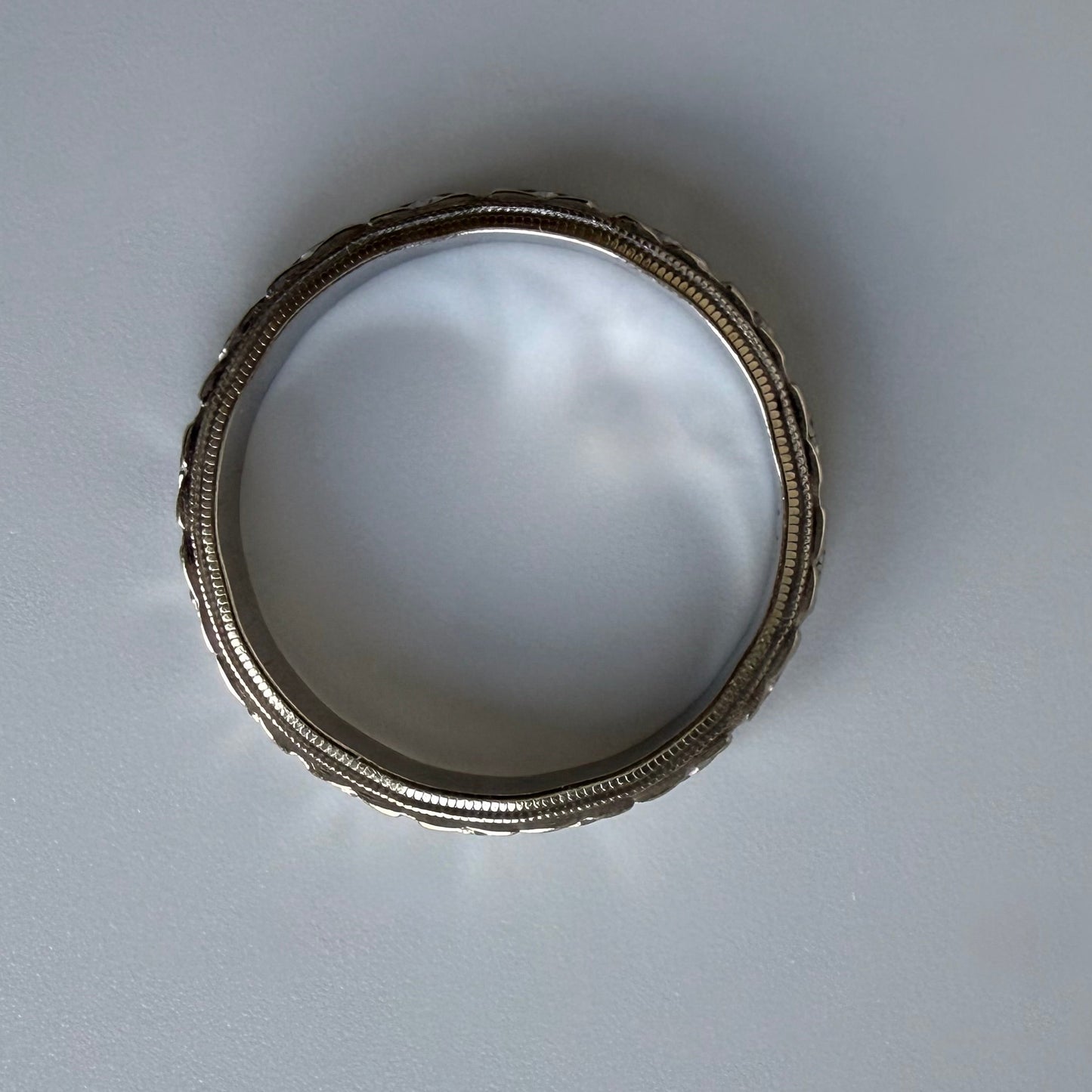 14k White Gold Floral Engraved Band