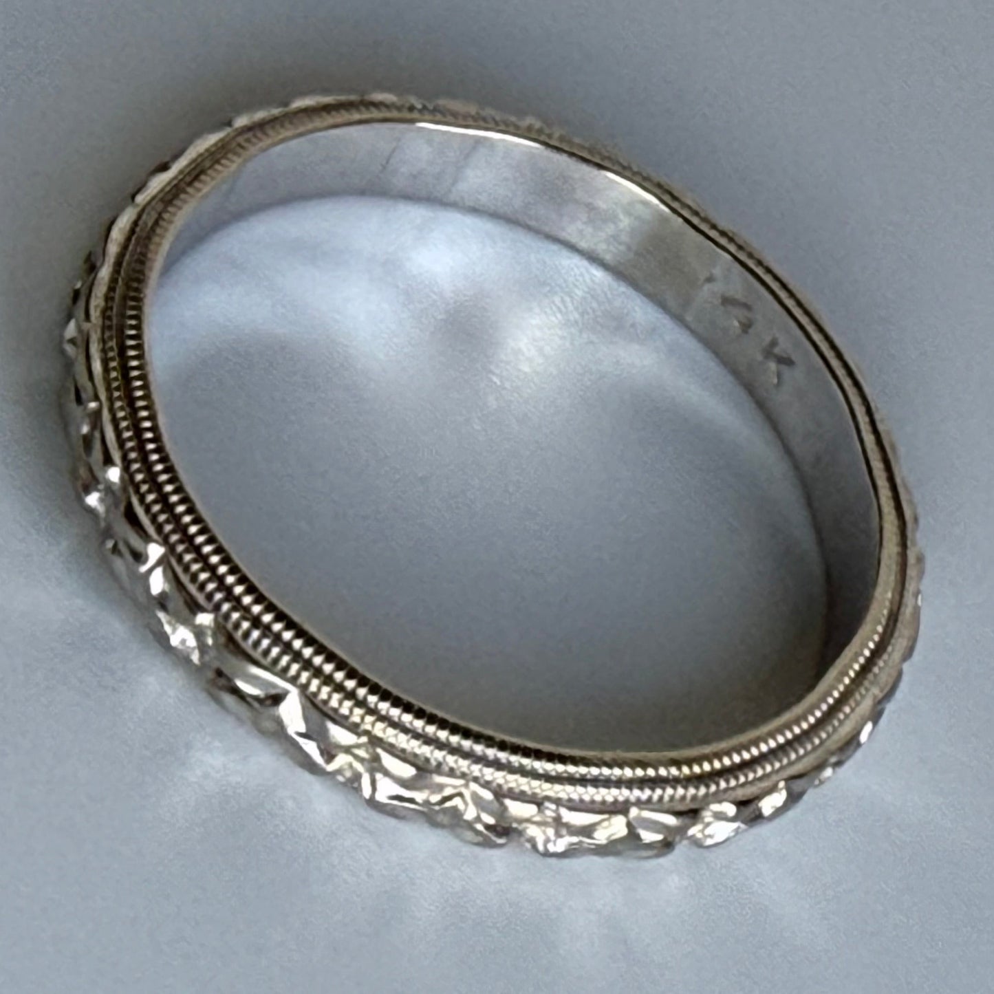 14k White Gold Floral Engraved Band