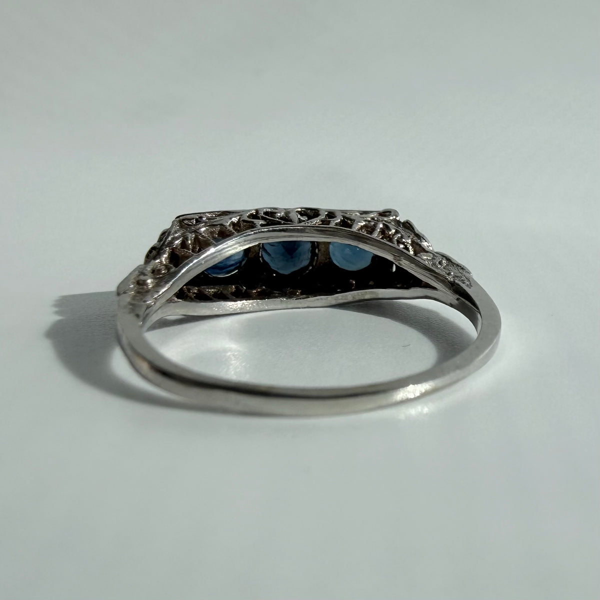 Antique Art Deco 10K White Gold Natural Sapphire Ring