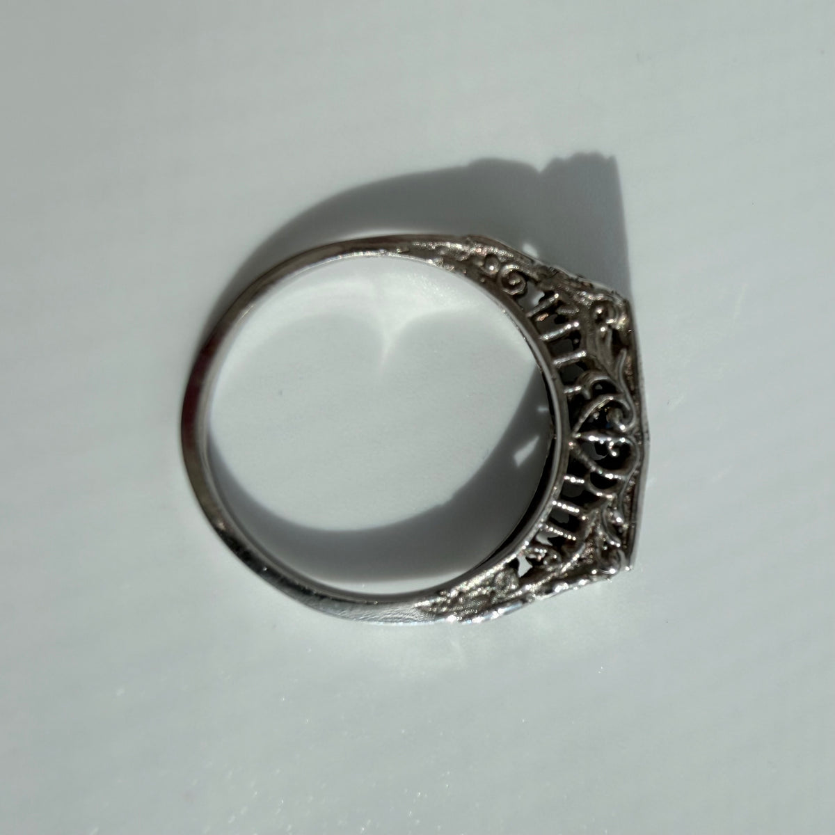 Antique Art Deco 10K White Gold Natural Sapphire Ring