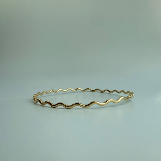 14k Gold Estate Wavy Bangle